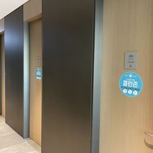 シャワールーム