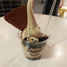 別の北海道アイスクリーム店では、タピオカ入りも楽しめます。