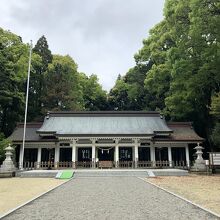 スッキリとした社殿