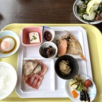 朝食。前夜食べ過ぎてしまい、少なめです