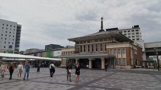 注目すべきは旧駅舎の方