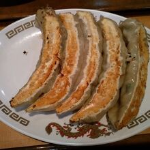 ジャンボ餃子　普通の餃子の２倍の大きさはありました