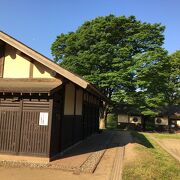 日本100名城スタンプ設置場所は史跡金山城跡の休憩施設内