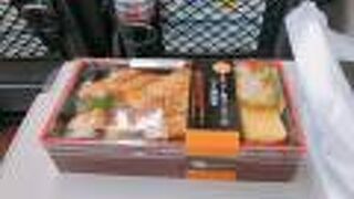 イーションのサーモンハラス蒲焼重