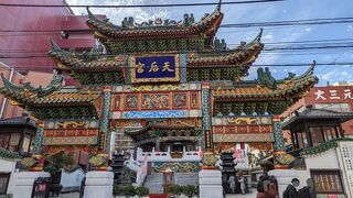 横浜と言えばここ！世界最大級の中華街、食べ歩きも楽しい