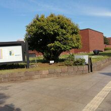 中にはカフェがあり、カフェのみの利用もOKです。