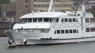 初島まで、快適クルーズ