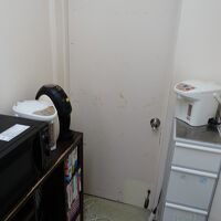 お湯は一階にあるポットを使用します