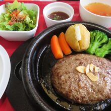 米沢牛100％のハンバーグセット