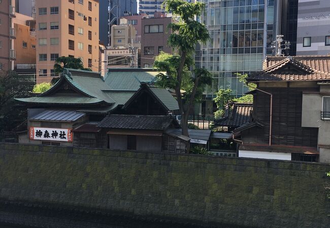 参拝客が絶えない神社