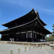 東福寺の仏殿です