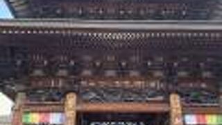 迫力がある仁王像