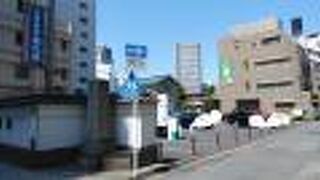 旧東海道沿いの歴史ある寺院