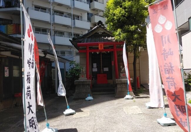 静かに鎮座している神社