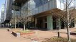 旧北海道庁旧本庁舎前の商業施設