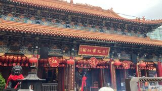 朝から人が多いです