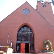 大浦天主堂は観光施設になり、こちらが教会として活動しています