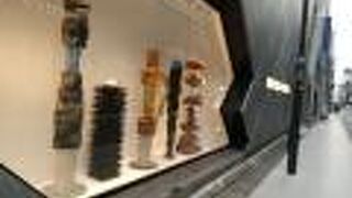 並木通りとすずらん通りの間の通り