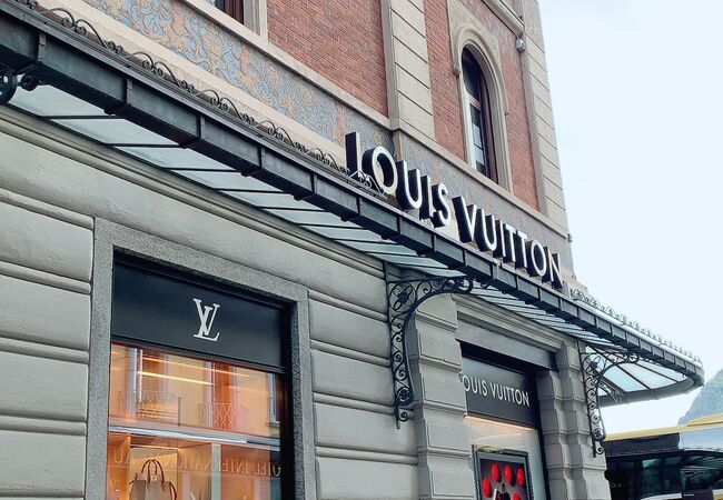 ルイ ヴィトン (ルガーノ店)