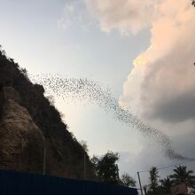 プノンサンポーのコモリ洞窟です。