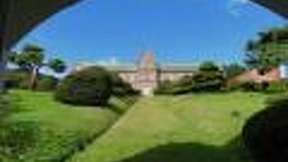 一般の見学者はゲートまでしか行けませんが、修道院関連展示は見られます