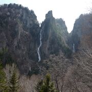 層雲峡温泉の近くにある、観光スポットとして有名な滝。