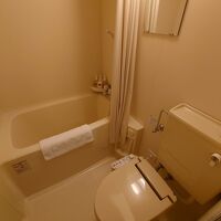 部屋トイレは安い部屋なので狭いUB。これはちょっと残念。