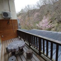 1階外はテラスになっており、外に出れるようになってます。