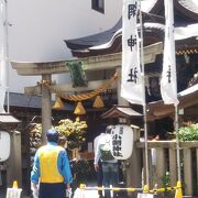 行列の出来る神社