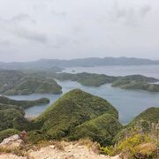 国境の島の歴史を感じながらトレッキング