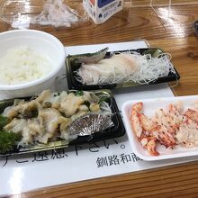 瀬野商店さんで好きな魚を買って朝食としました