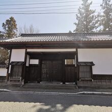 矢沢家の表門