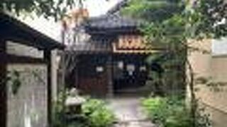 時宗のお寺です。安産祈願のお寺として信仰を集めています。