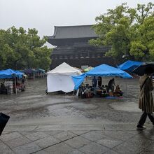 東寺 がらくた市