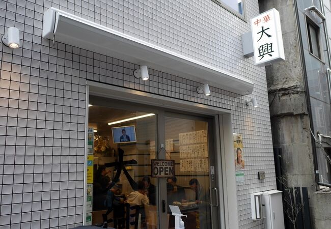調べてみると昭和19年創業と歴史が古く、上野の名店らしい