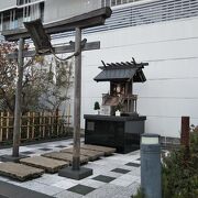 ショッピングモールに神社があります