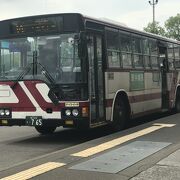 久しぶりに板張り床のバスに乗車