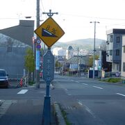 南小樽駅からメルヘン交差点へと向かう坂道