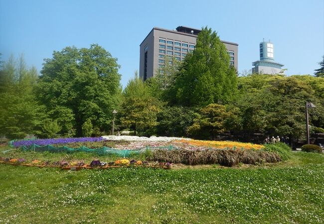 官庁街に隣接する仙台市民憩いの公園