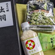 庄内空港内の土産物店。だだっ子（まんじゅう）とだだっ子豆