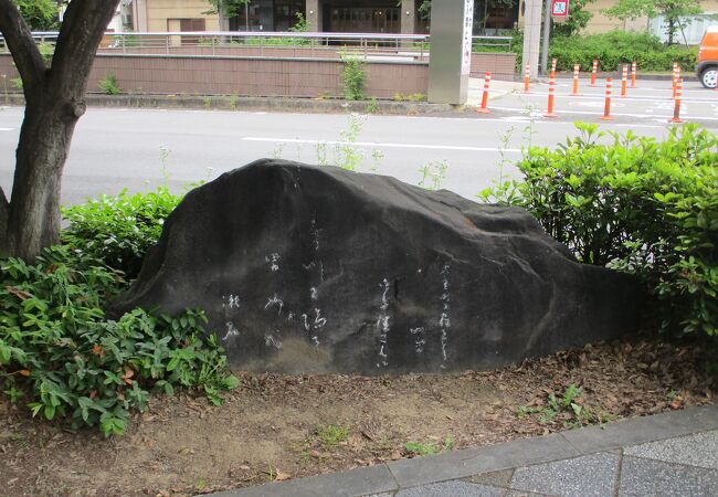 御池大橋の袂にあります