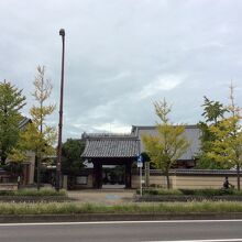 明治通り側から見た全景です