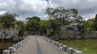 岡山城の周りを囲う烏城公園