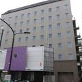 JR武蔵境駅からすごく近くて、部屋が広めで清潔感のあるホテルです。