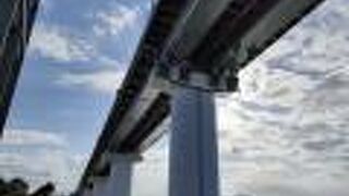 高架橋道路は迫力がありますが