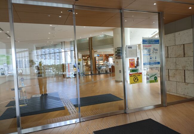 沖縄県立図書館 クチコミ・アクセス・営業時間｜那覇【フォー