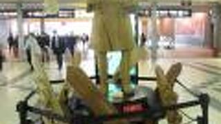 アイヌの長老を模した像