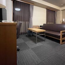 606号室デラックスツインルーム、客室。