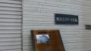 当時の建物も描かれています