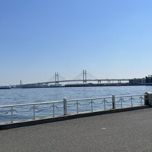 山下公園から横浜ベイブリッジ